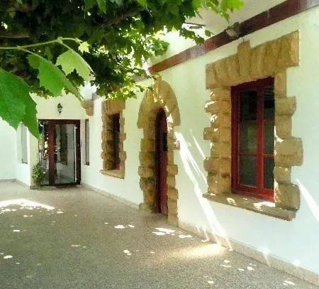 Cr Luarri Guest house