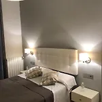 Cr Luarri Pensjonat 3*